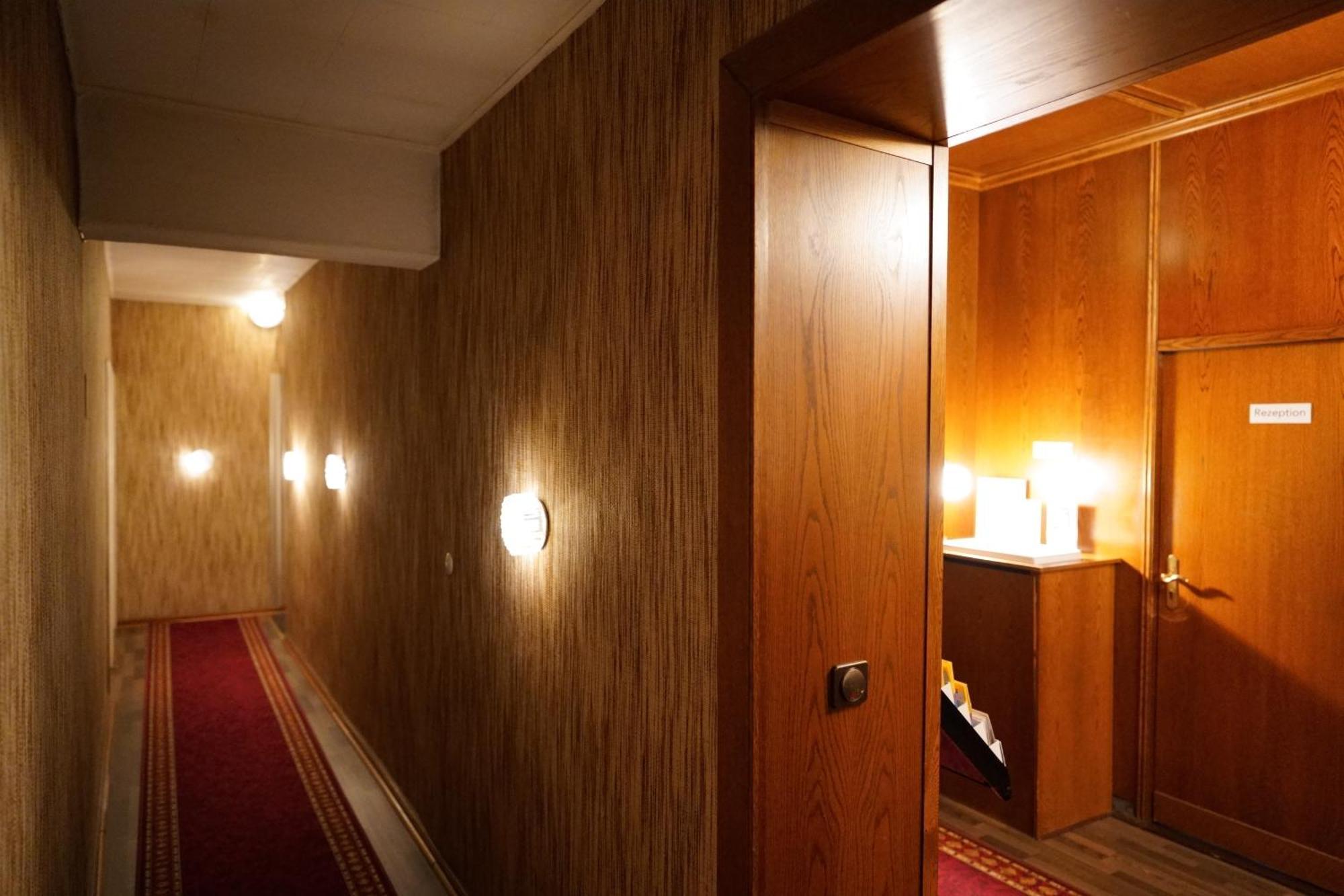 Hotel Pension Xantener Eck Berlim Exterior foto