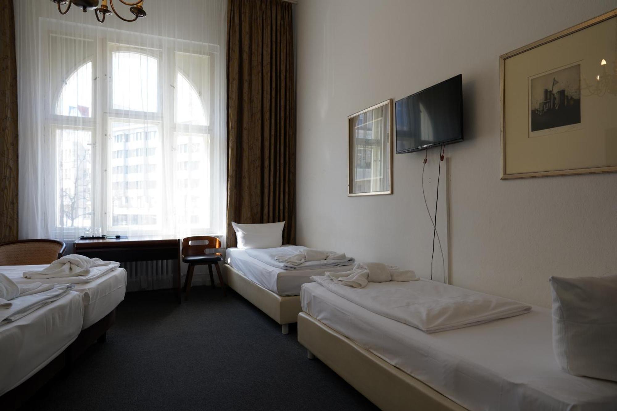 Hotel Pension Xantener Eck Berlim Exterior foto