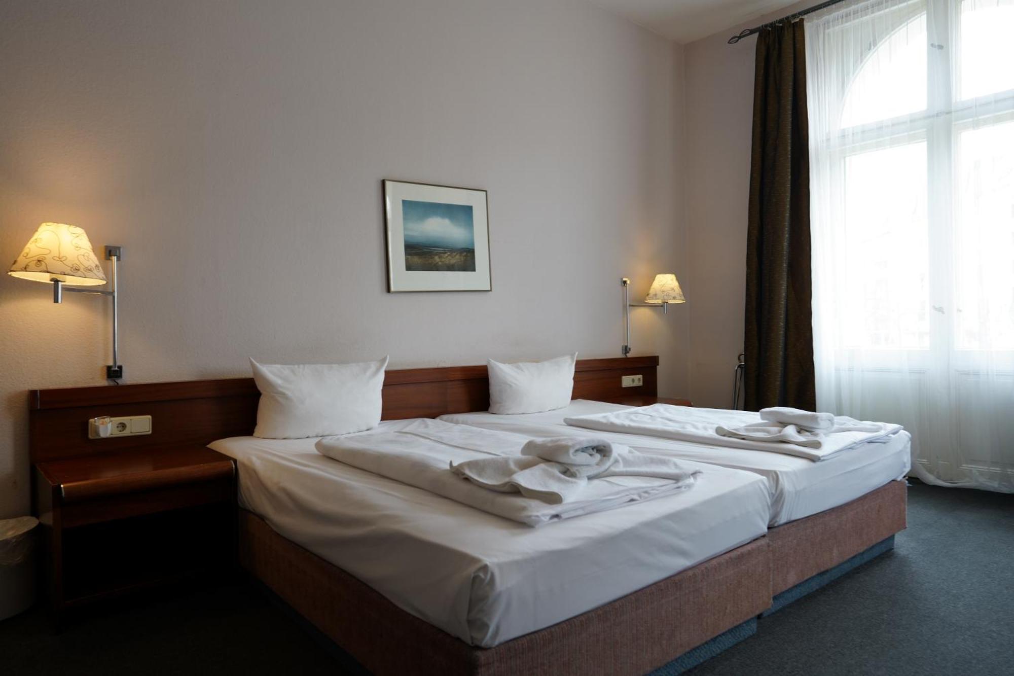 Hotel Pension Xantener Eck Berlim Exterior foto