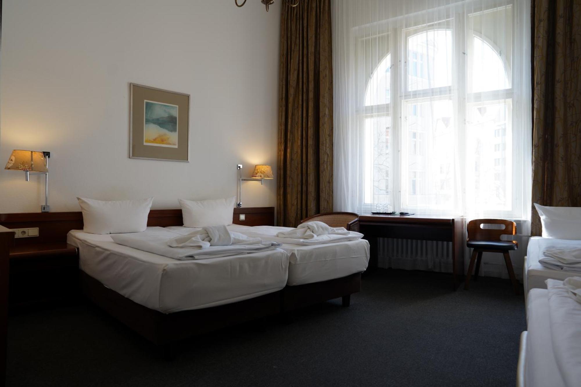 Hotel Pension Xantener Eck Berlim Exterior foto