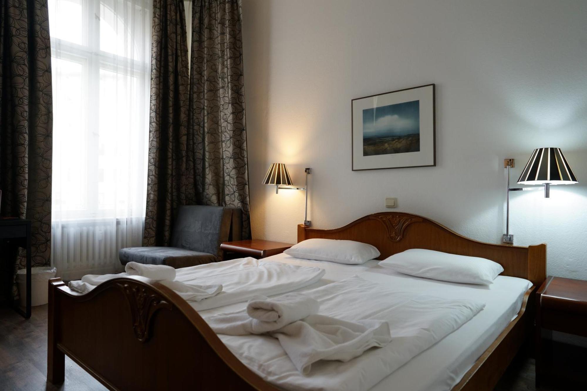 Hotel Pension Xantener Eck Berlim Exterior foto