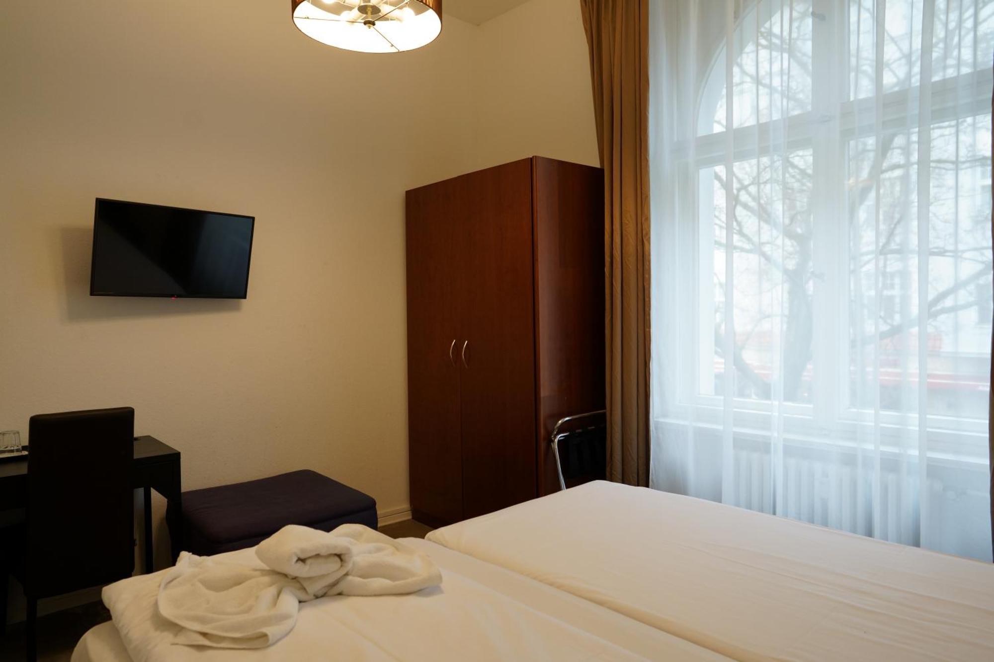 Hotel Pension Xantener Eck Berlim Exterior foto
