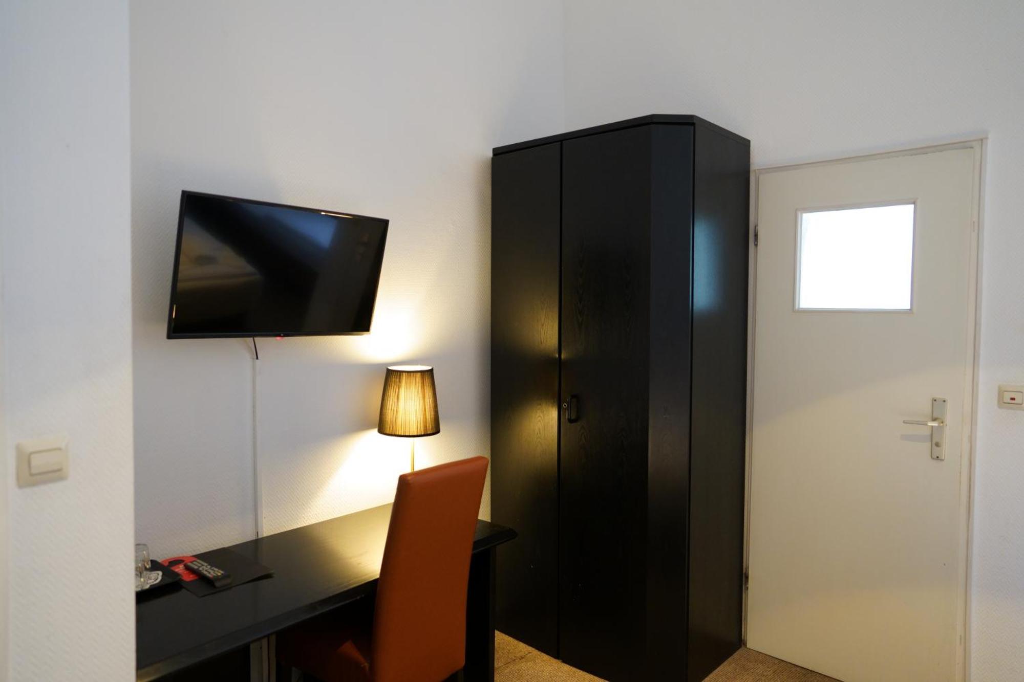 Hotel Pension Xantener Eck Berlim Exterior foto