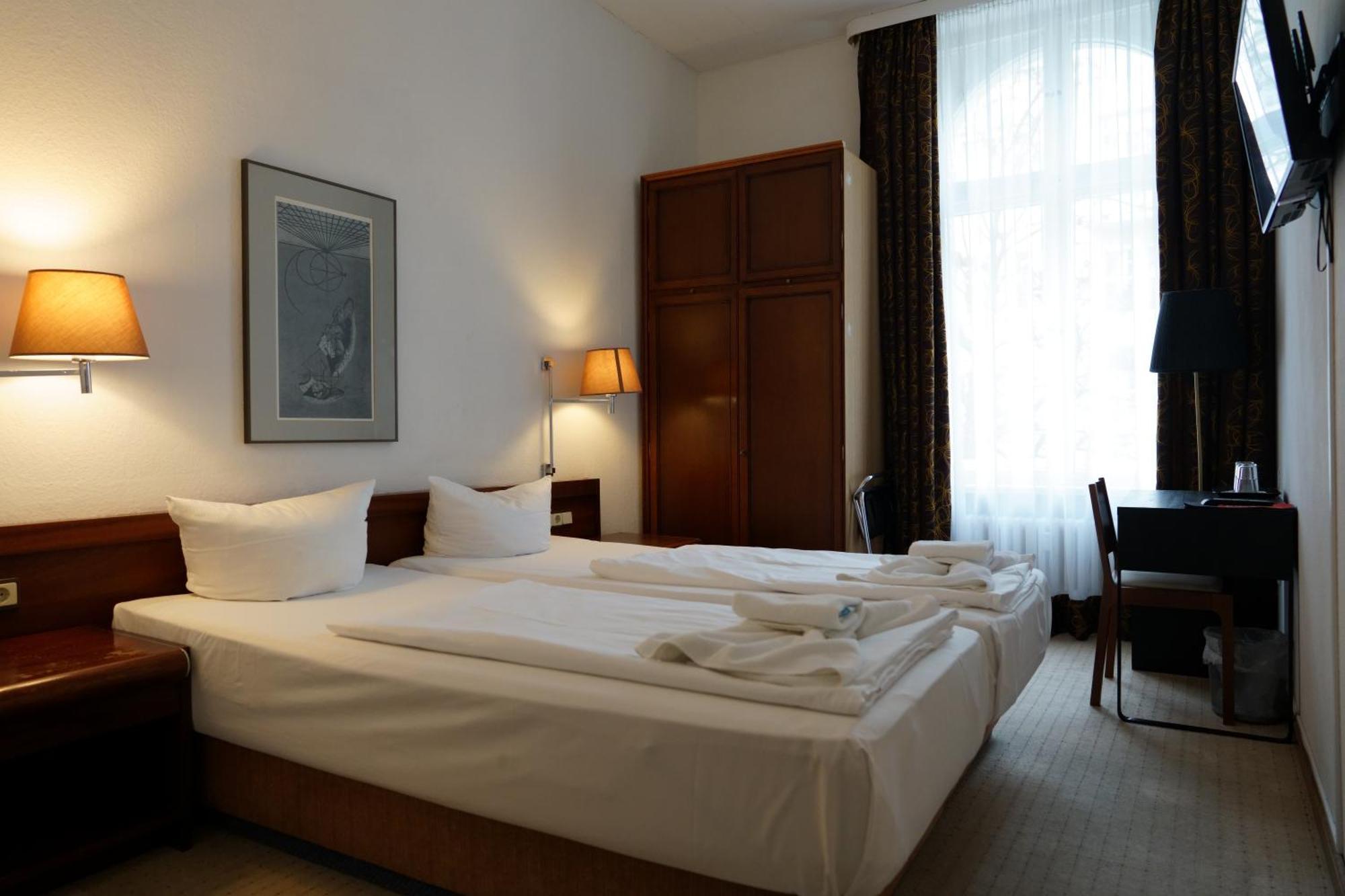 Hotel Pension Xantener Eck Berlim Exterior foto